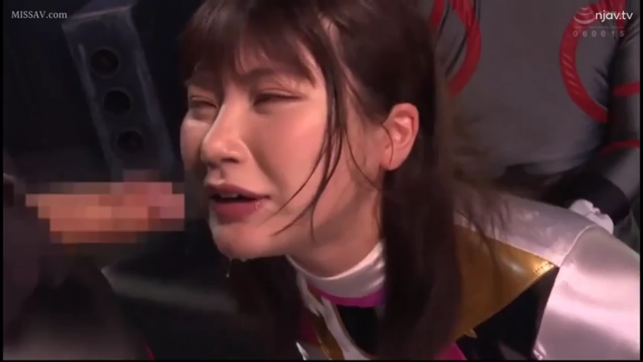 脸部特写 · 马赛克 · 暗室 · 颜射 · 仰头 · 痛苦 · 汗水 · 战队服