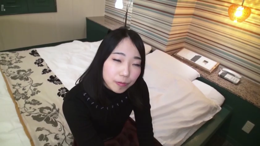 性交 · 脸部特写 · 卧室 · 床铺 · 迷离 · 俯卧 · 高清 · 黑色吊带
