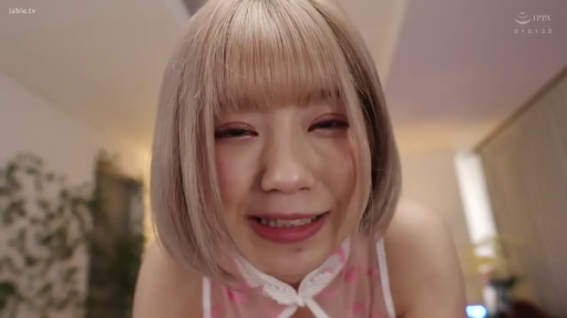 Indoor · Bend over · Smile · 面部特写 · Gaze · 粉色内衣 · 甜美风格