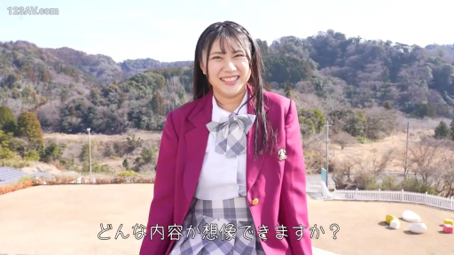 字幕 · 站姿 · 半身 · 对视 · JK制服 · 屋外 · 笑容