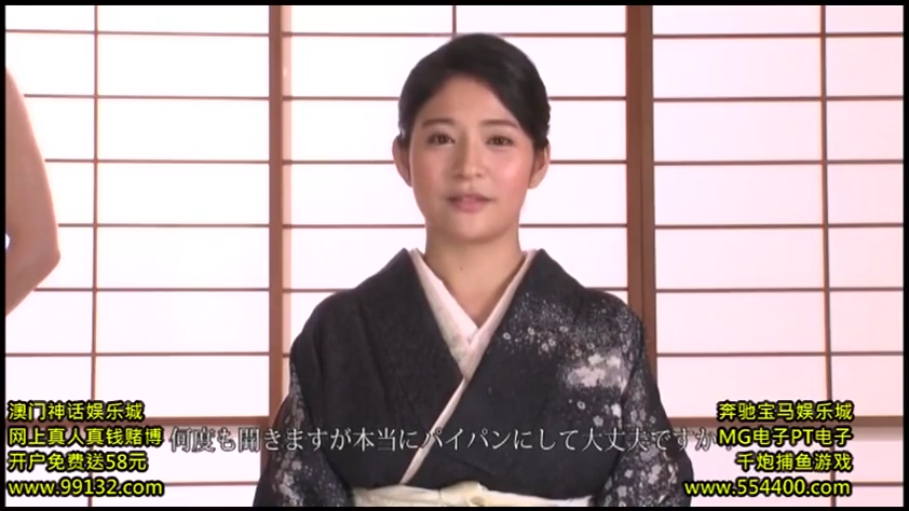 室内 · 站立 · 凝视 · 上半身 · 昏暗 · 解衣 · 黑色衬衫 · 照片
