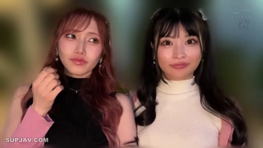 室内 · 中景 · 微笑 · 面对镜头 · 休闲服 · 并排 · 女优介绍