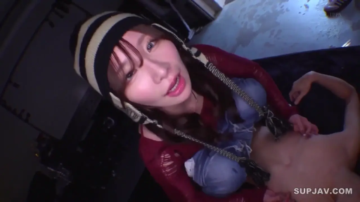 室內 · 騎乘位 · 臉部特寫 · 针织帽 · 广角 · 嬉戲 · 开怀大笑 · 针织帽