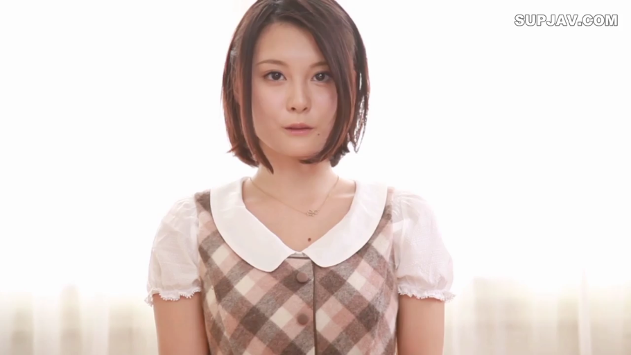 臀部 · 弯腰 · 猥亵 · 痛苦 · 白色外套 · 电车 · 痴汉系列