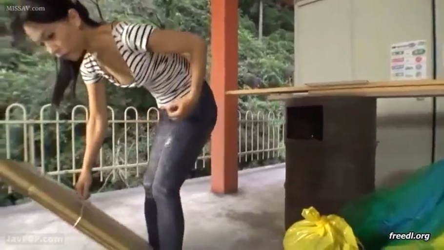 Bend over · Outdoor · 条纹短袖