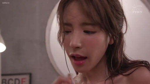 室內 · 臉部特寫 · 裸體