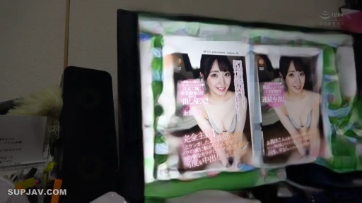 室内 · 电脑 · 内衣 · 观看 · 屏幕