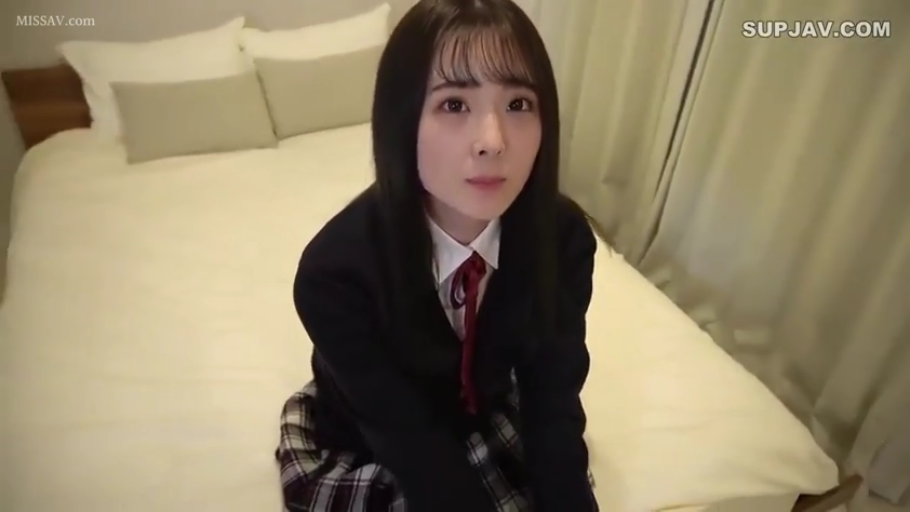 严肃 · 全身 · 跪姿 · BDSM · 手铐 · 调教 · 地下室 · 乳胶头套