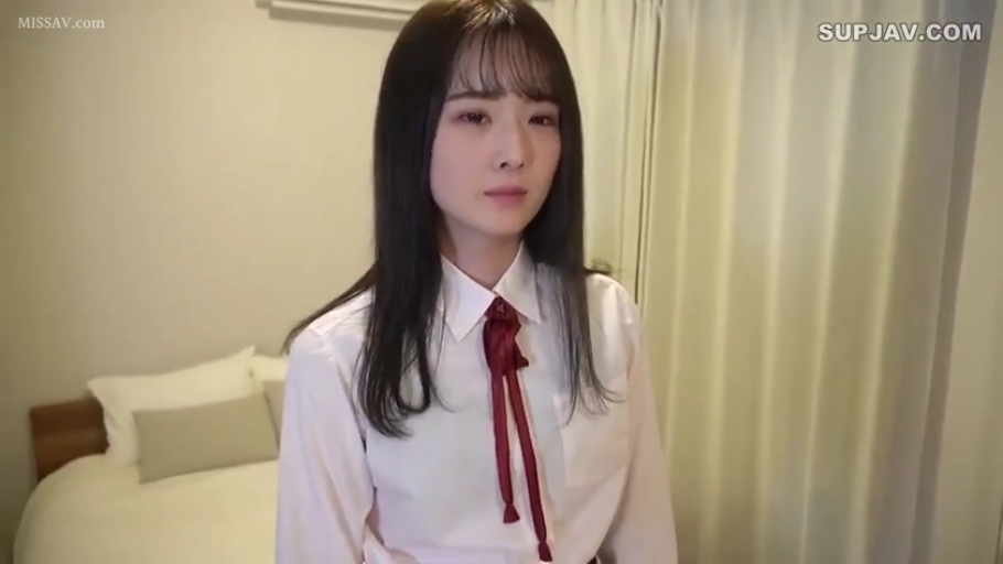 忧郁 · 卧室 · 站立 · 半身 · 学生制服 · 凝视 · 长发