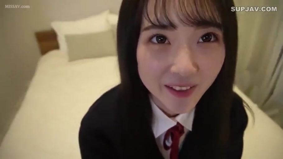 室内 · 严肃 · 角色扮演 · 中景 · 警察制服 · 警帽 · 言语交流 · 对峙站立