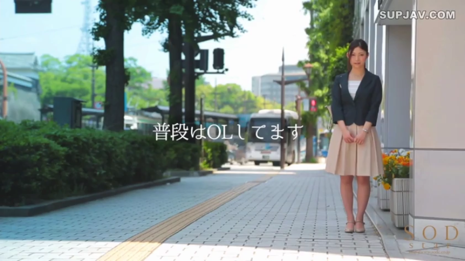 口交 · 迷离 · 跪姿 · 阴茎 · 榻榻米房间 · 制服诱惑 · 学生水手服 · 脸部及阴茎特写