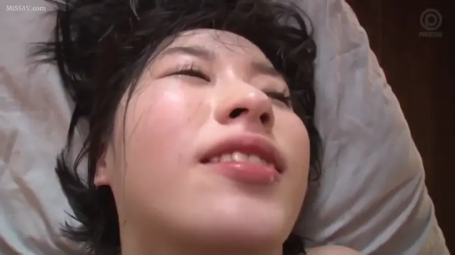 室内 · 脸部 · 销魂 · 仰卧 · 呻吟 · 汗水 · 裸露