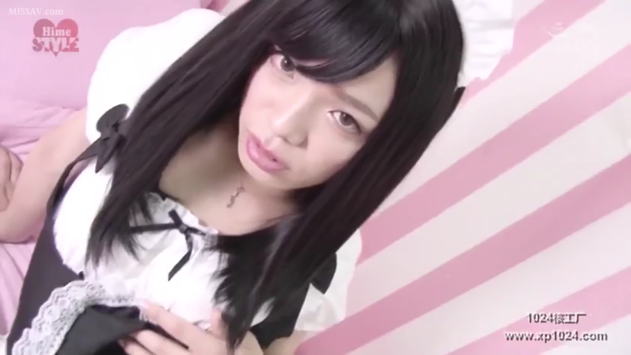 室内 · 项链 · 面部特写 · 诱惑 · 女仆装 · 凝视 · 俯拍 · 黑长直