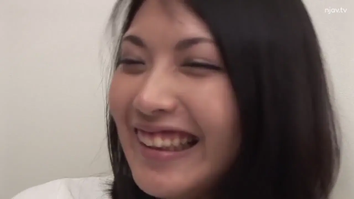 室内 · 微笑 · 顔のクローズアップ · 白い上着 · 长发 · 正面 · 开朗