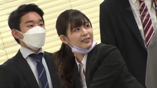 办公室 · 中景 · 职业装