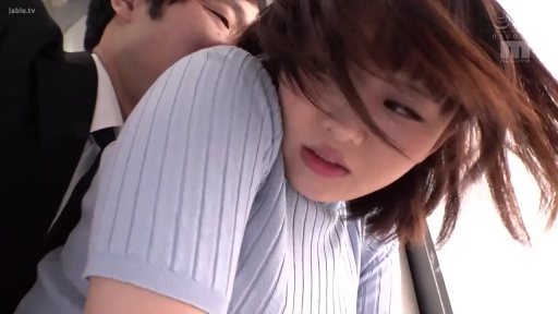 室內 · 近景 · 職場 · 窗戶 · 亲密行为 · 蓝色针织衫 · 背后环抱 · 迷茫