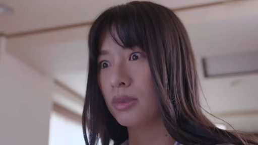 Indoor · Close-up of the face · Casual clothes