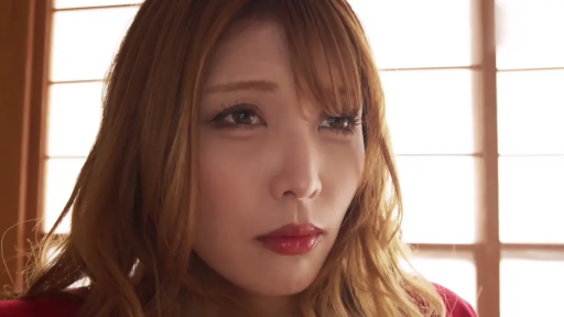 Indoor · 面部 · 平静 · Sit properly. · Stare · 个人 · Red coat