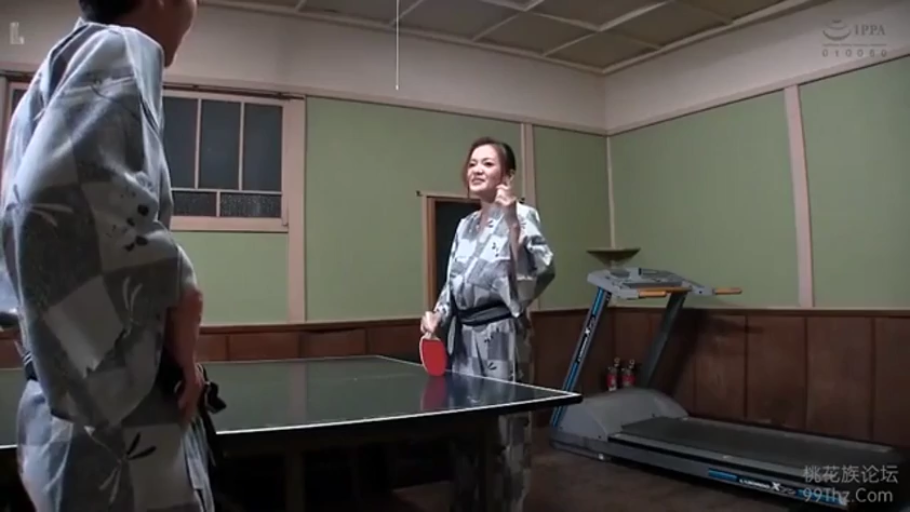 Whole body · Stand · Smile · Japanese style · 浴衣 · Table Tennis Room · Playing table tennis · 乒乓球桌