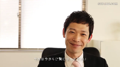 坐姿 · 单人 · 面部 · 办公室 · 微笑 · 注视镜头 · 西装