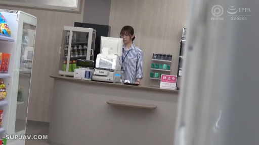 Stand · Medium shot · 偷窥视角 · 便利店制服 · Peaceful · 待机 · 收银机 · 便利店柜台