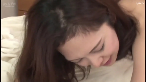 sexual intercourse · Close-up of the face · Fully nude · 俯卧 · 床上 · Intoxicated · 长发