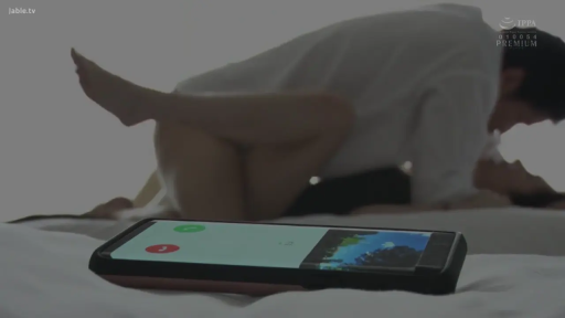 性交 · 卧室 · 中景 · 陶醉 · 衬衫 · 手机 · 传教士位 · 虚化