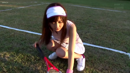 真剣 · 站立 · 中景 · 站姿 · 多人 · 屋外 · 运动Polo衫