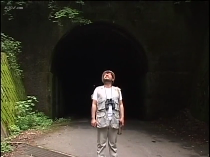 沙发 · 投入 · 全裸 · 私处特写 · 跪姿 · 窗帘 · 口交行为 · 性爱场景