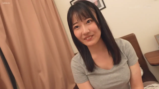 Sitting Posture · 面部 · Bedroom · Smile · Gaze · 长发 · Gray T-shirt