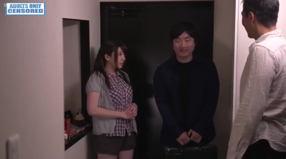 全裸 · 性交行为 · 浴室淋浴间 · 迷醉表情 · 沐浴露瓶 · 全身及私处特写 · 跨坐性交姿势 · 湿身环境