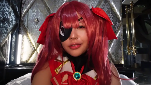 室内 · 角色扮演 · 脸部特写 · 微笑 · 注视 · 假发 · 正面 · 角色扮演服