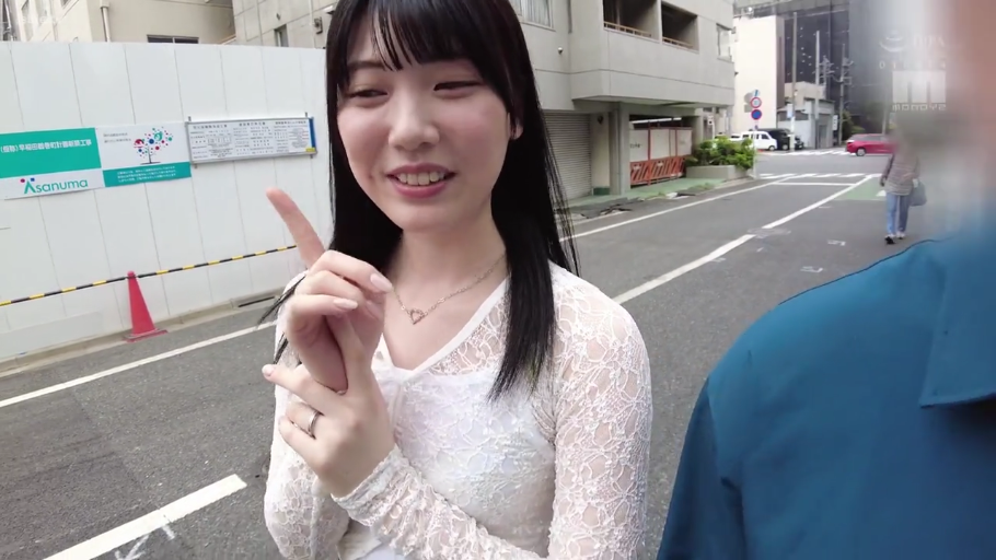面部 · 全裸 · 陶醉 · 沙发 · 仰卧 · 靠垫 · 性互动 · 模糊感
