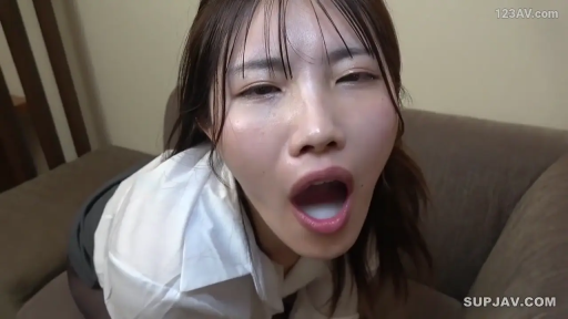 室内 · 面部 · 俯身 · 迷离 · 白衬衫 · 颜射 · 精液 · 含精