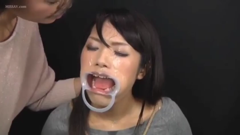 室内 · 脸部特写 · 灰色上衣 · 正面