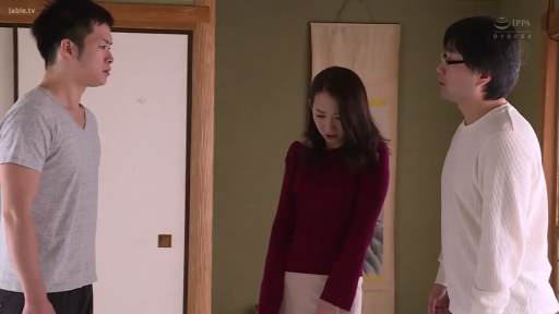 室内 · 真剣 · メガネ · 站立 · 中景 · 対話 · 多人 · 休闲服