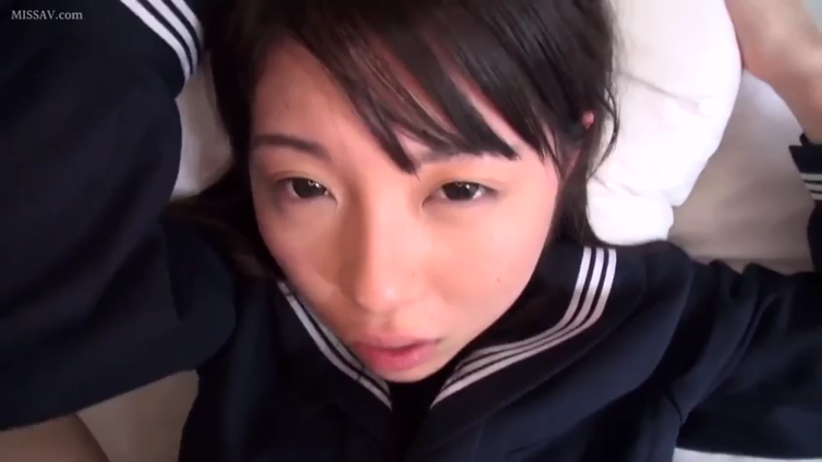 脸部特写 · 第一视角 · 卧室 · 迷离 · 枕头 · 仰卧 · 对视 · 水手服