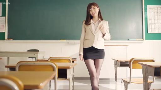 全身 · 教室 · 站立 · 展示 · 迷你裙 · 微笑 · 黑板 · 教师