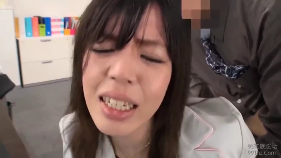 脸部特写 · 办公室 · 性行为 · 后入式 · 职业装 · 高潮脸 · 日本AV · 办公家具