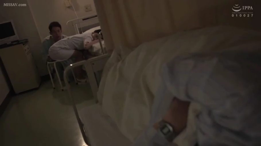 病房 · 护士服 · 全景 · 撅起