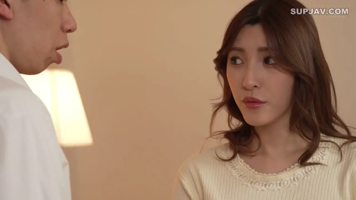 Indoor · Close-up of the face · Desk lamp · Gaze · 疑惑 · 对视站立 · 浅色针织衫 · 近景对视