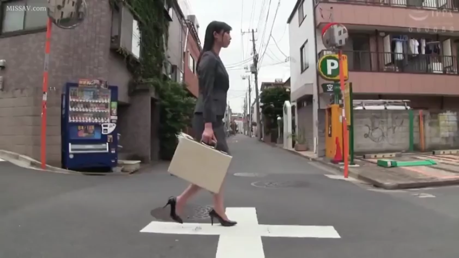 Whole body · Business attire · Street