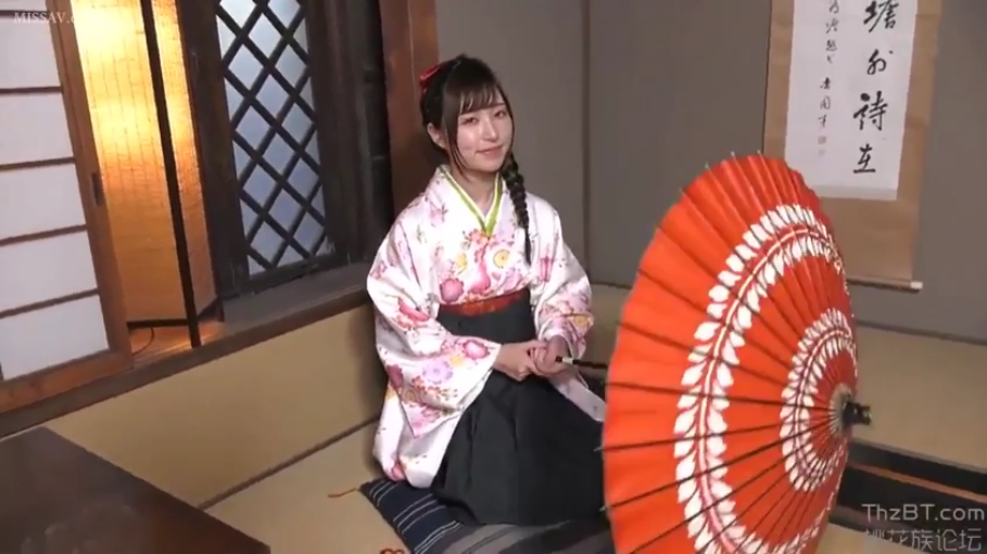 跪坐 · 和室 · 全景 · 微笑 · 长发 · 和服 · 油纸伞 · 持伞