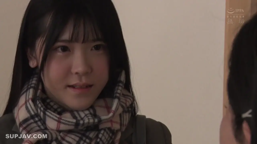 Indoor · 面部 · Stand · Smile · Gaze · 清纯 · Scarf