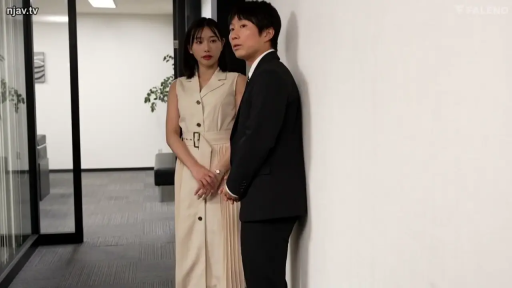 办公室 · 站立 · 中景 · 职业装 · 谈话