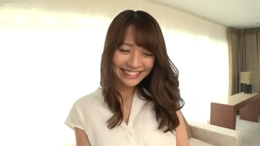 Indoor · Face · 正面 · 白色短袖衬衫