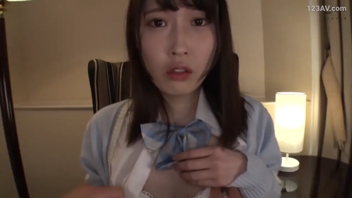 室内 · 坐姿 · 胸部特写 · 蕾丝内衣 · 台灯 · JK制服 · 惊讶 · 拨开上衣