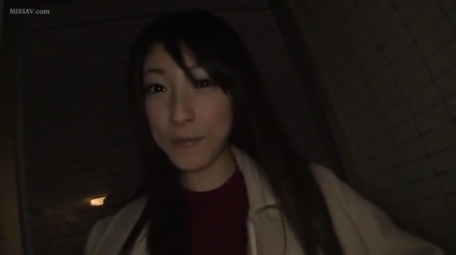 站立 · 全景 · 平静 · 剧情 · 厨房 · 谈话 · 橱柜 · 居家服
