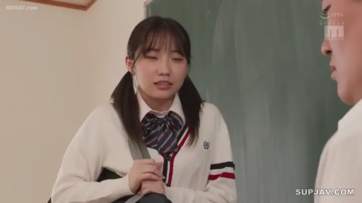 教室 · 站立 · 半身 · 交流 · 黑板 · JK制服 · 双马尾 · 担忧