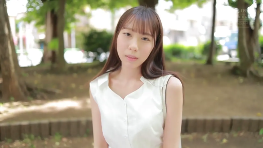 胸部 · 露乳 · 卧室 · 迷离 · 仰卧 · 诱惑 · 内衣 · 液体